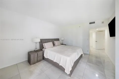 $649,000 | 520 Brickell Key Drive, Unit A710, Miami, FL 33131