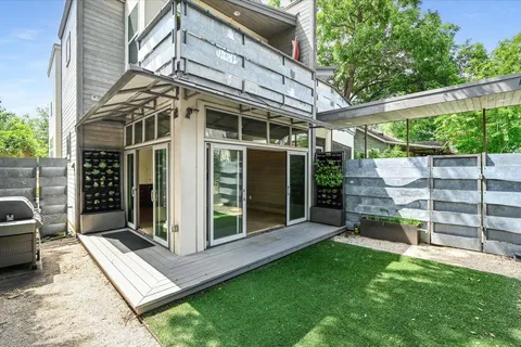 $825,000 | 2822 Wooldridge Drive, Unit B, Austin, TX 78703