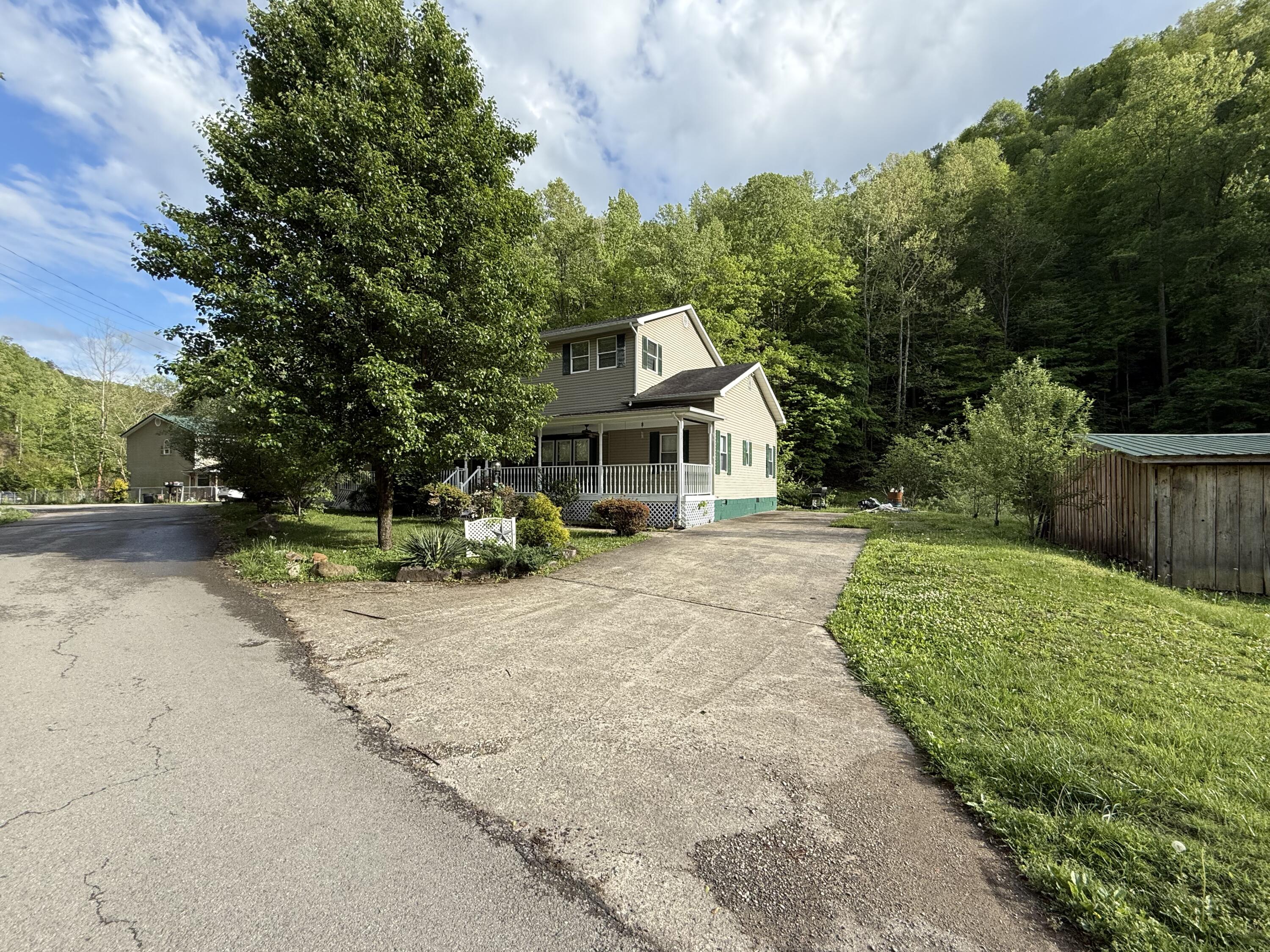 395 High Rock Road Hazard, KY 41701 - Photo 2 of 43 IMG_6357
