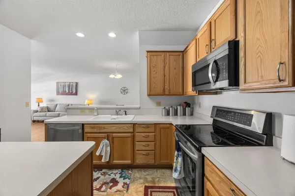 $269,900 | 1873 Wildflower Court, Shoreview, MN 55126