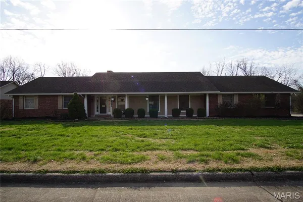 $421,000 | 1402 Greenway Drive, Jackson, MO 63755