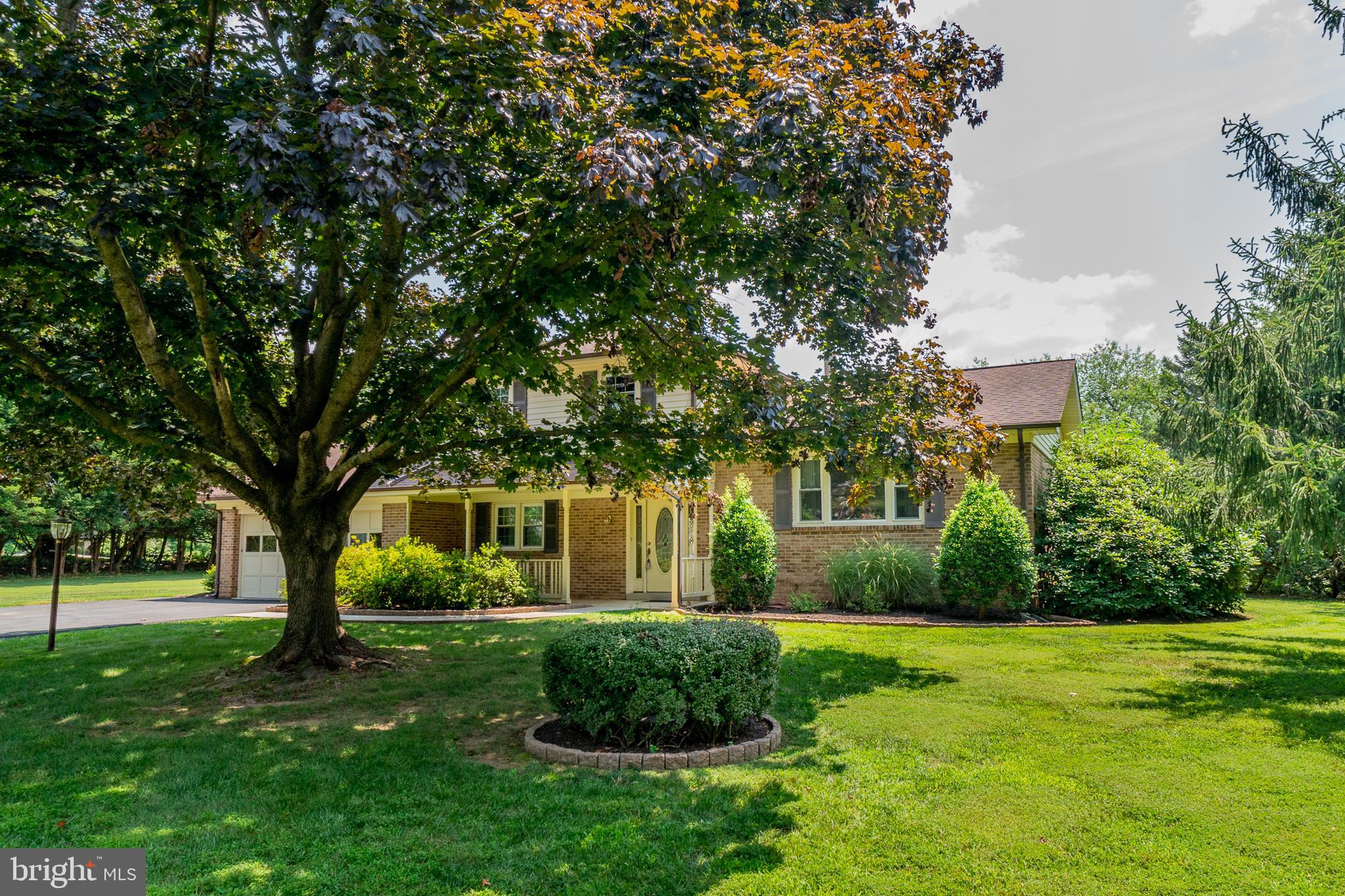 6409 Lochridge Road Columbia, MD 21044 - Photo 3 of 46 This is the home you've been waiting for!