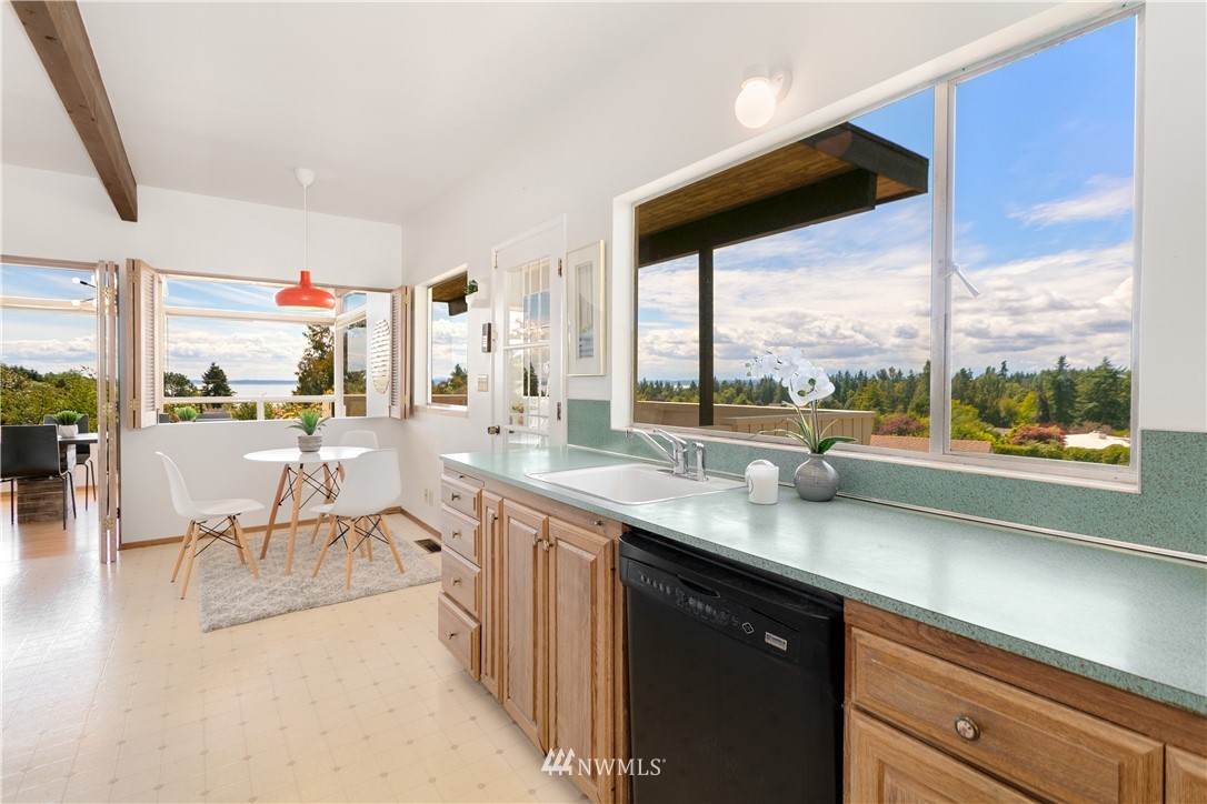 18784 Ridgefield Road Northwest Shoreline, WA 98177 - Photo 9 of 25 Gallery Image 9