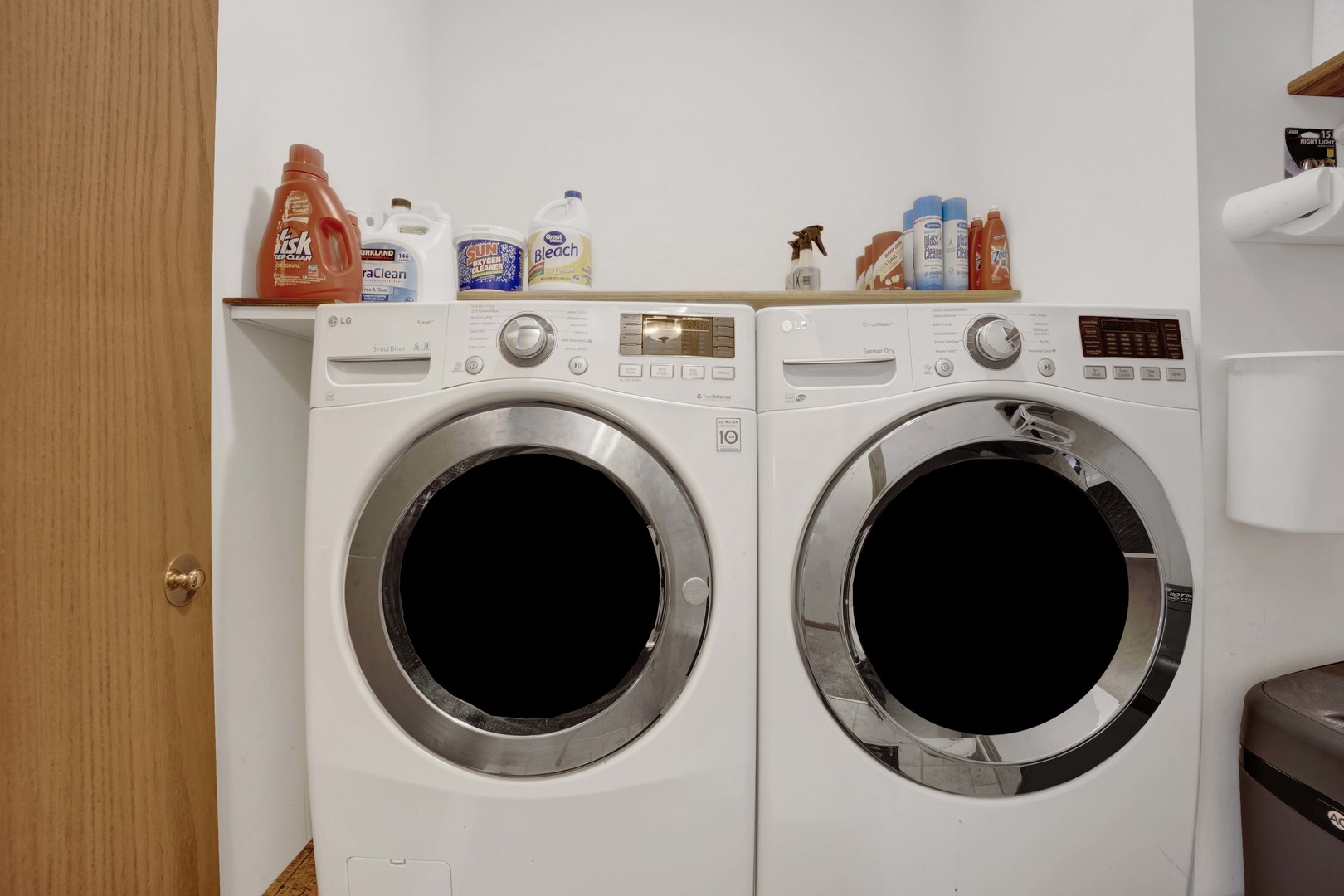3904 Stockton Drive Joliet, IL 60421 - Photo 17 of 33 a utility room with dryer and washer