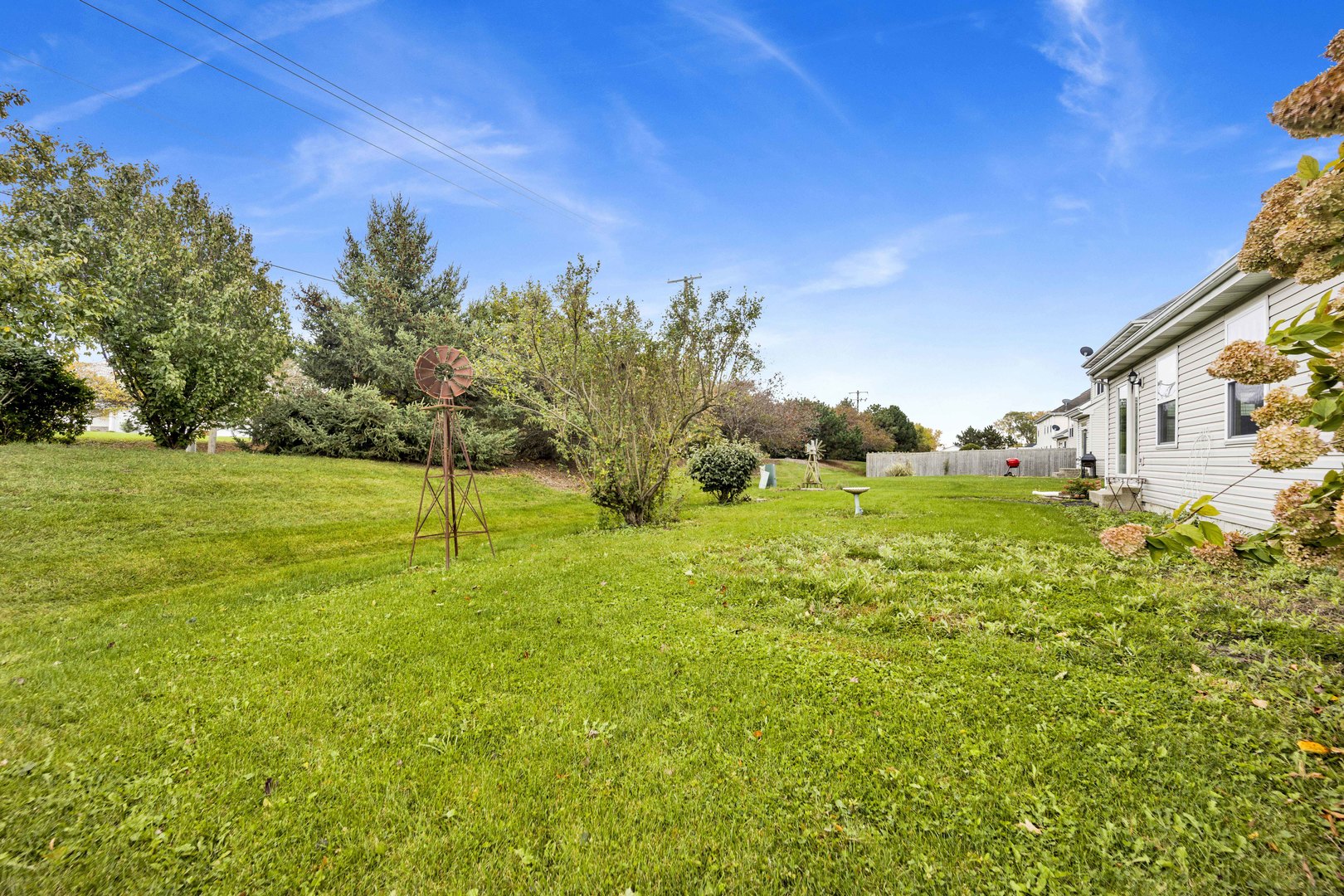 3904 Stockton Drive Joliet, IL 60421 - Photo 33 of 33 a view of a big yard with a house