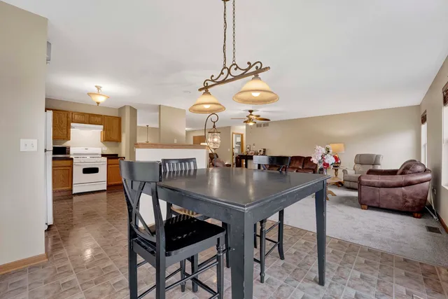 $375,000 | 3904 Stockton Drive, Joliet, IL 60421