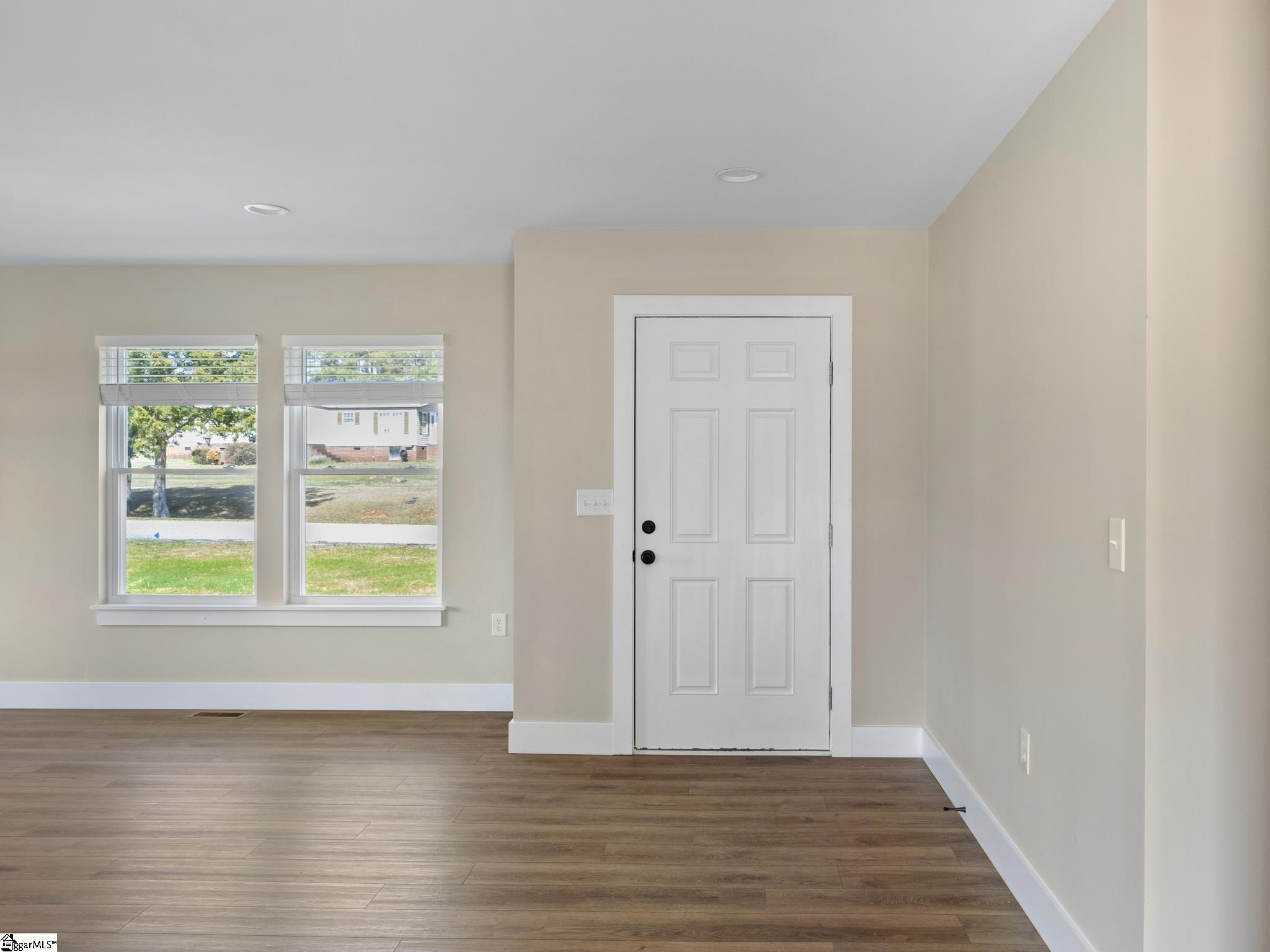 2485 Riddle Town Road Gray Court, SC 29645 - Photo 5 of 34 Gallery Image 5