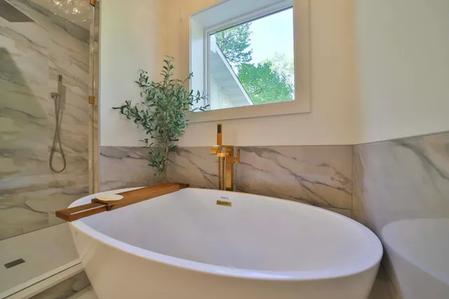 $999,950 | 20482 Lord Road, Merrifield, MN 56465