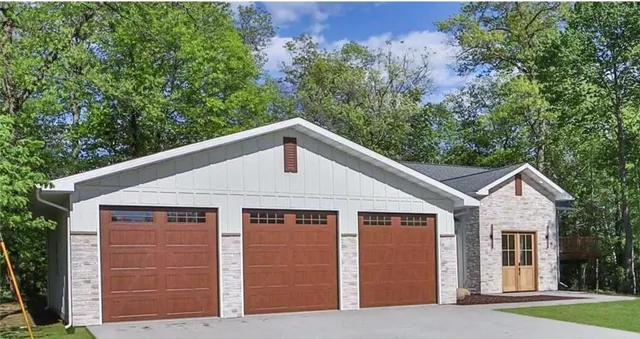 $999,950 | 20482 Lord Road, Merrifield, MN 56465