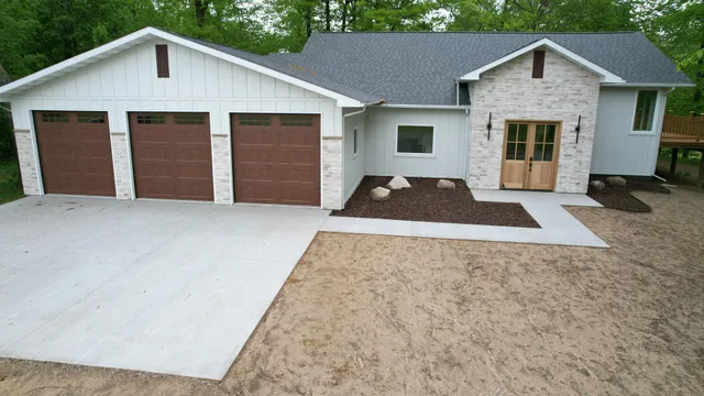 $999,950 | 20482 Lord Road, Merrifield, MN 56465