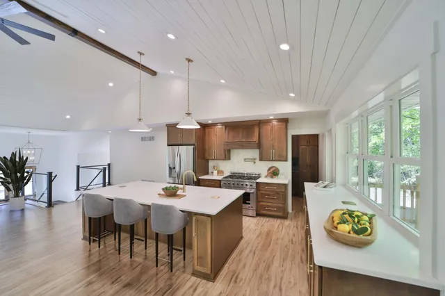 $999,950 | 20482 Lord Road, Merrifield, MN 56465