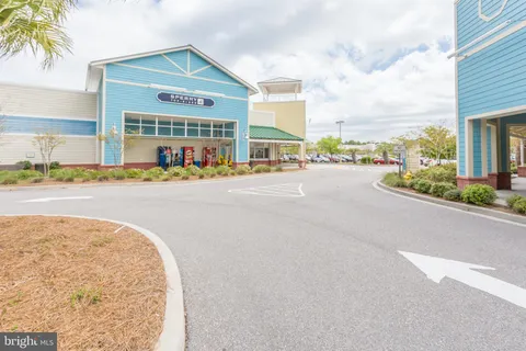 $599,000 | 7906 Esther Drive, Oxon Hill, MD 20745