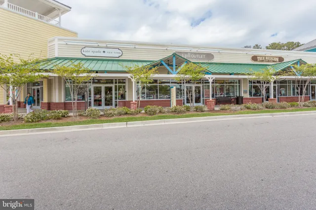 $599,000 | 7906 Esther Drive, Oxon Hill, MD 20745