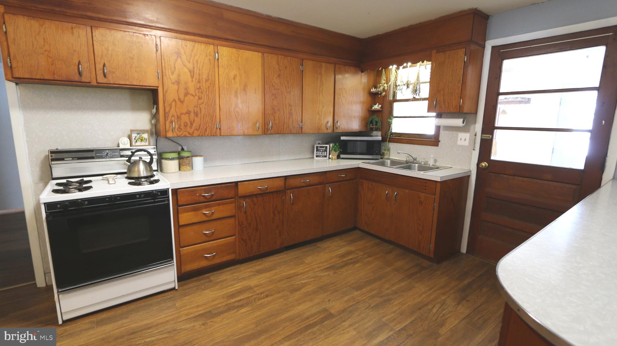 15322 Falling Waters Road Williamsport, MD 21795 - Photo 9 of 21 Kitchen
