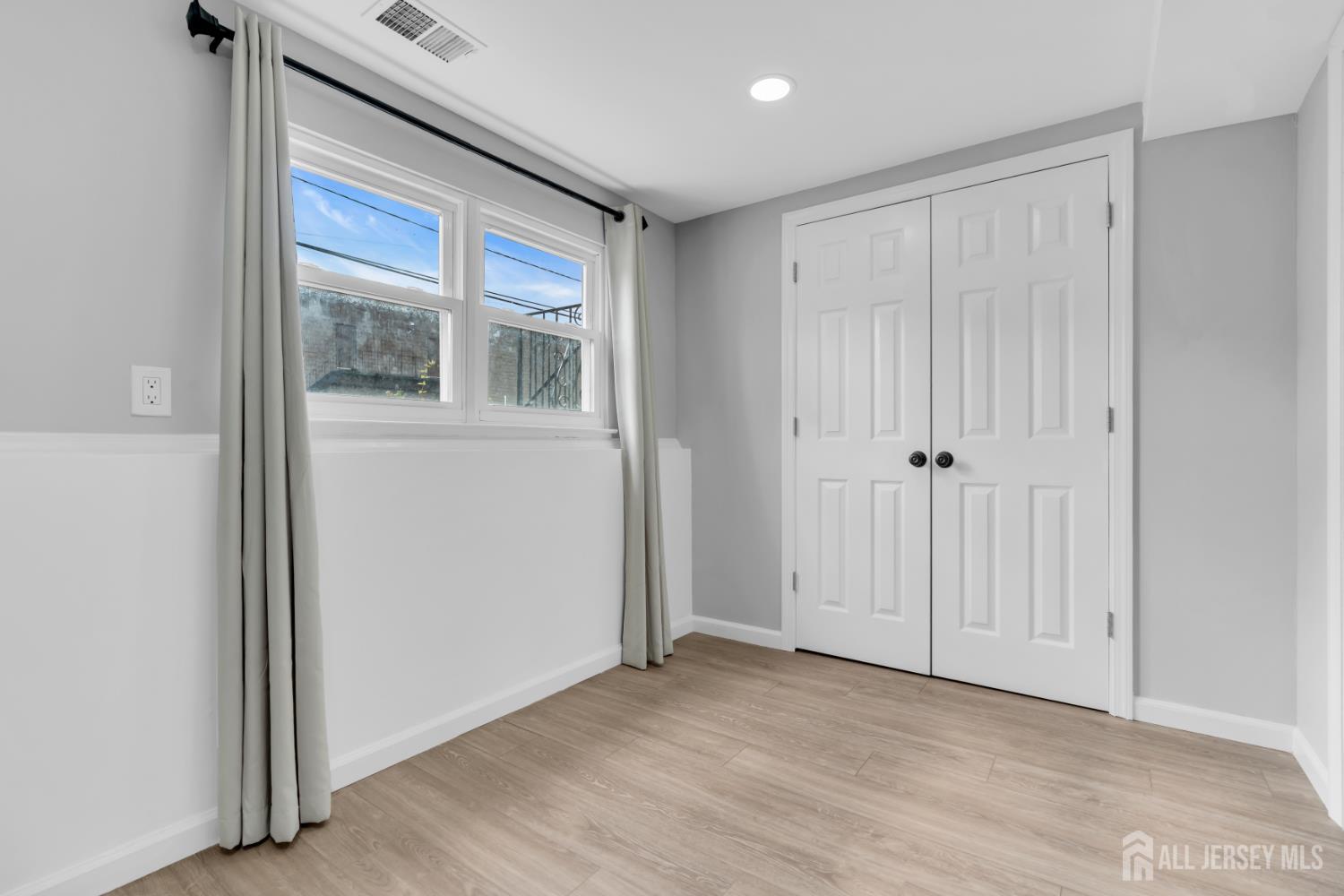 125 Jeff Street Edison, NJ 08837 - Photo 27 of 45