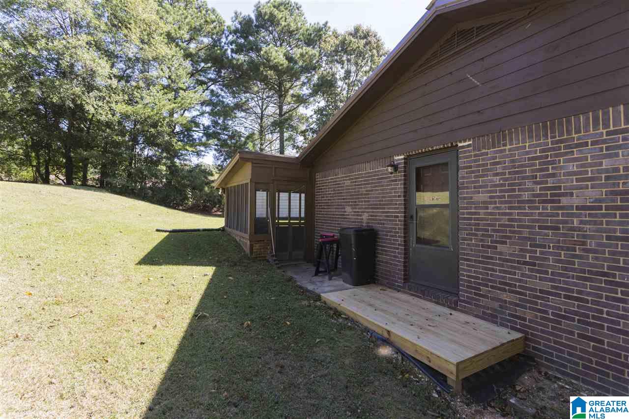 5440 Robin Circle Adamsville, AL 35005 - Photo 4 of 30