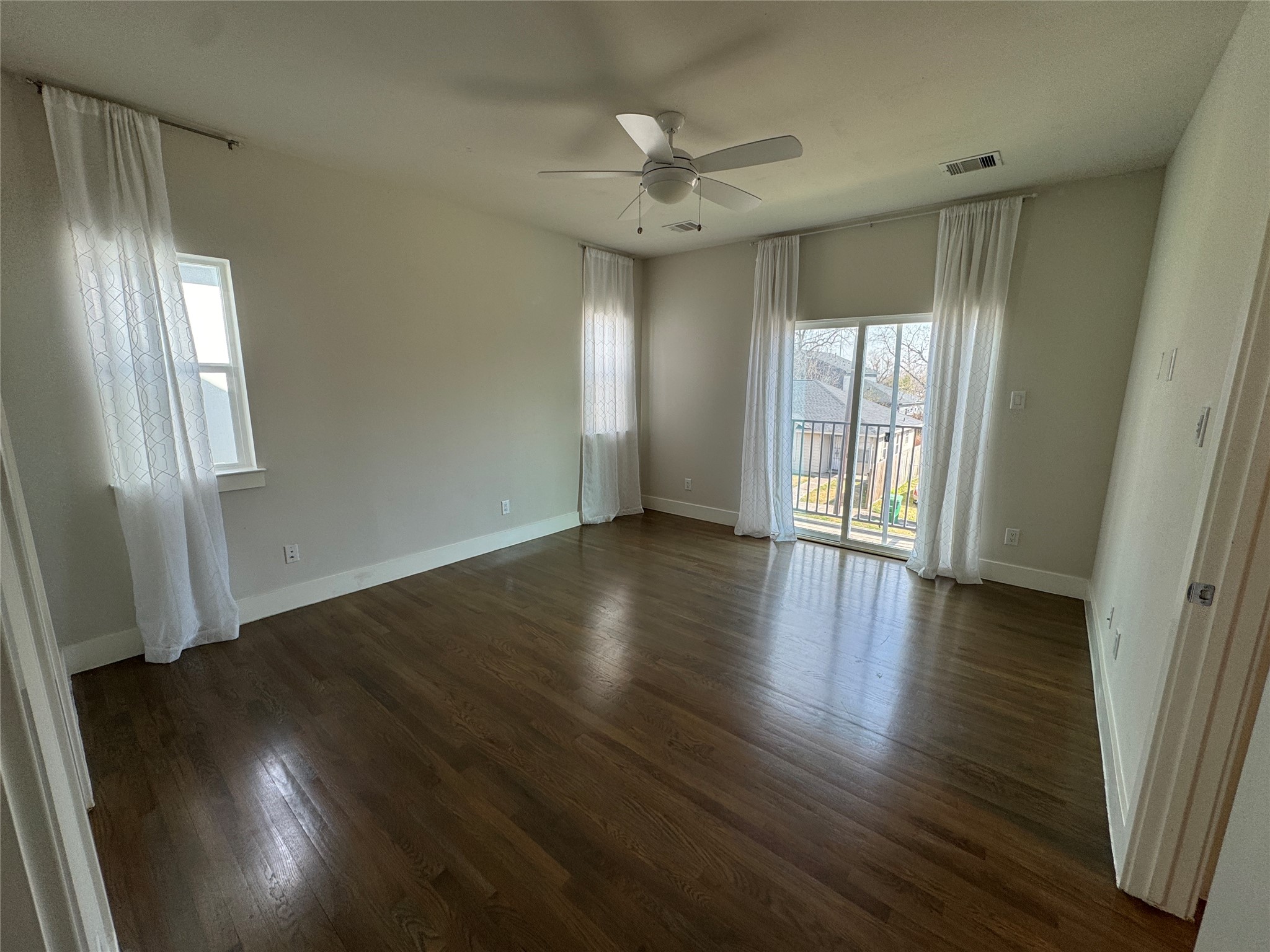 2307 Dan Street Houston, TX 77020 - Photo 12 of 23 Primary Bedroom