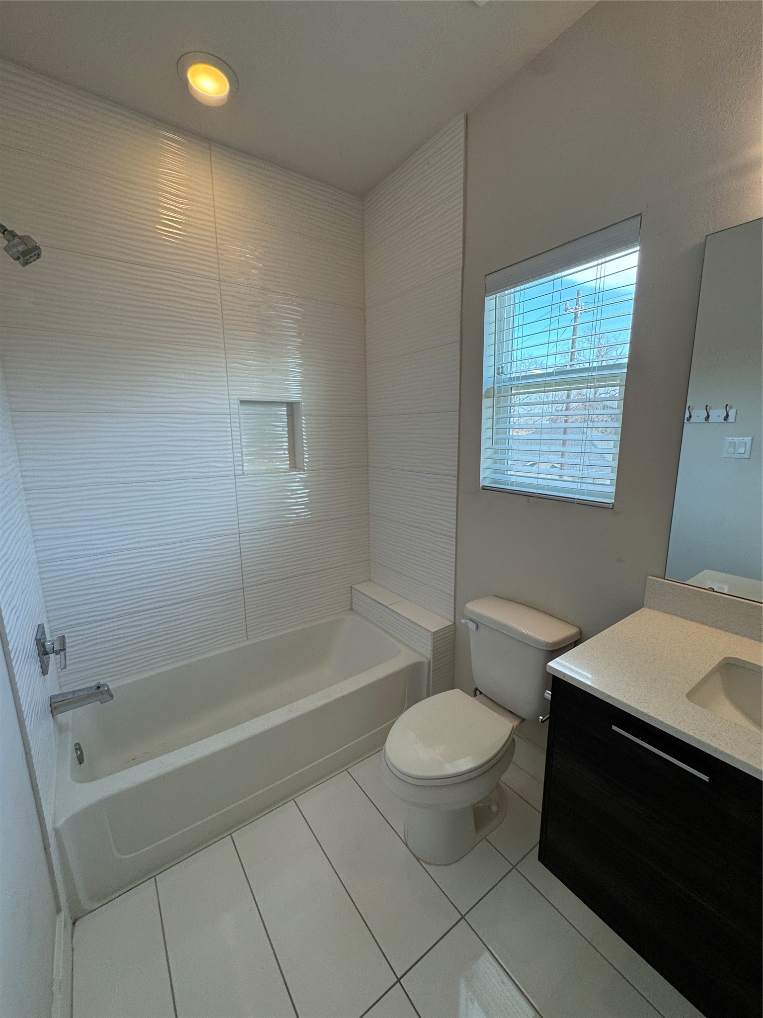 2307 Dan Street Houston, TX 77020 - Photo 18 of 23 Second Bathroom