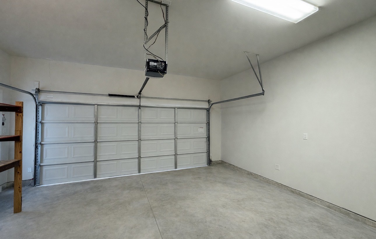 2307 Dan Street Houston, TX 77020 - Photo 21 of 23 2 Car garage