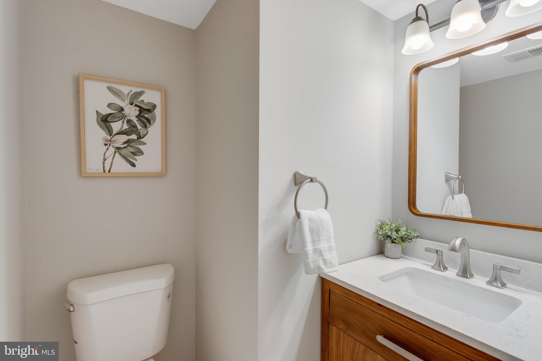 5480 Rector Drive Woodbridge, VA 22193 - Photo 11 of 33 Main Level Half Bathroom
