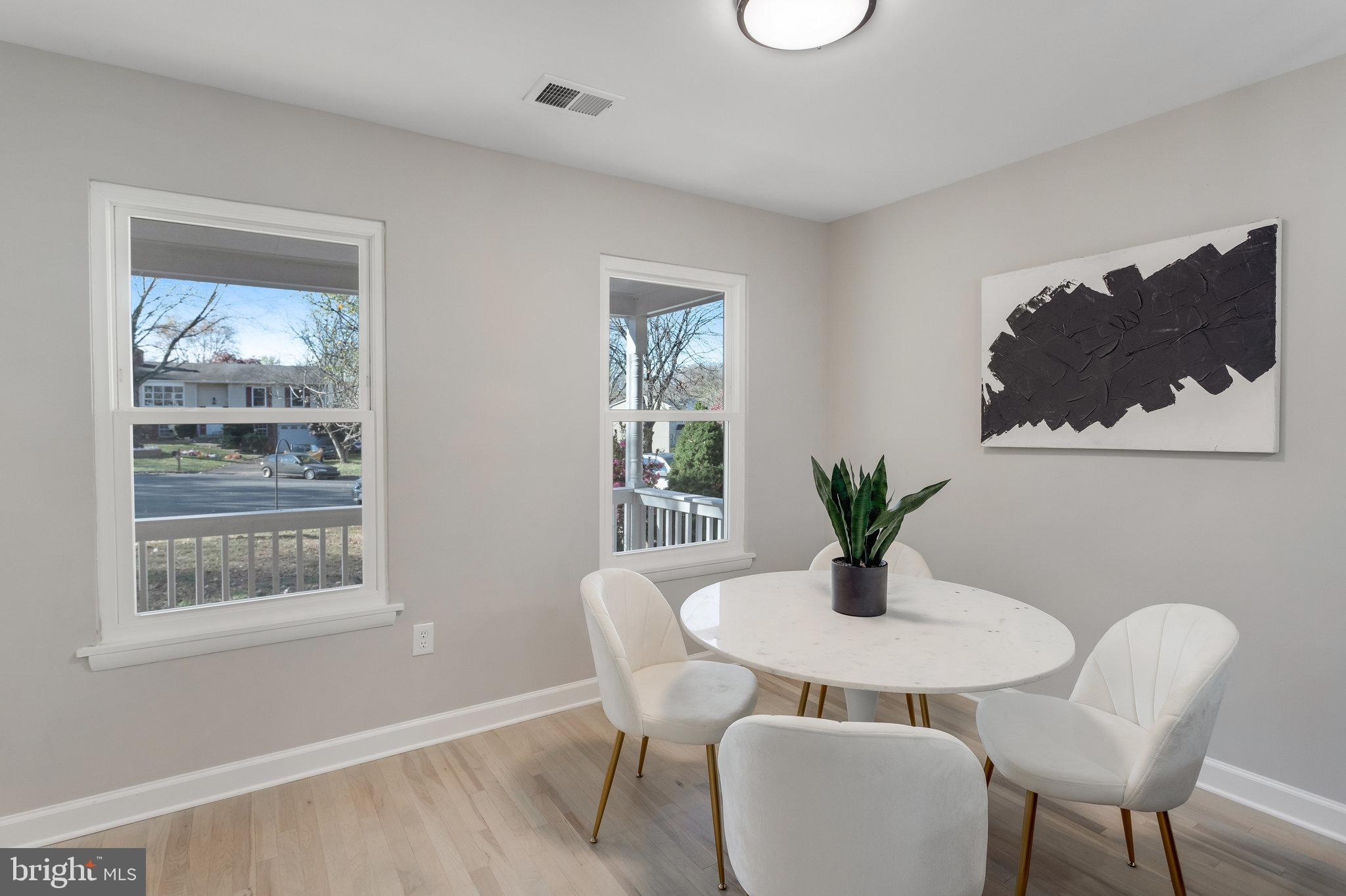 Bright Modern  Eat-In  Kitchen