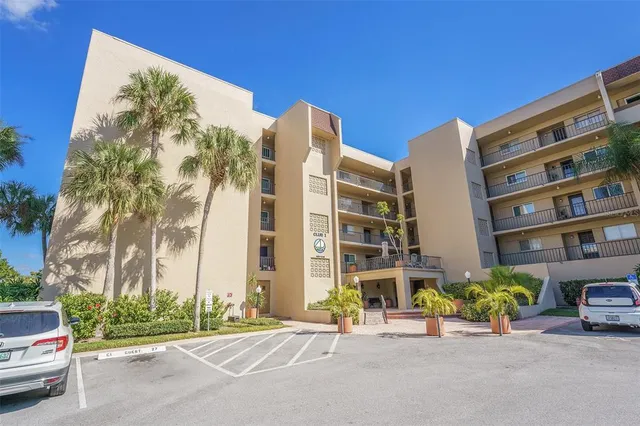 $395,000 | 90 South Highland Avenue, Unit 1201, Tarpon Springs, FL 34689