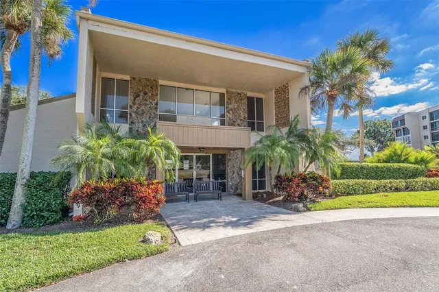 $395,000 | 90 South Highland Avenue, Unit 1201, Tarpon Springs, FL 34689