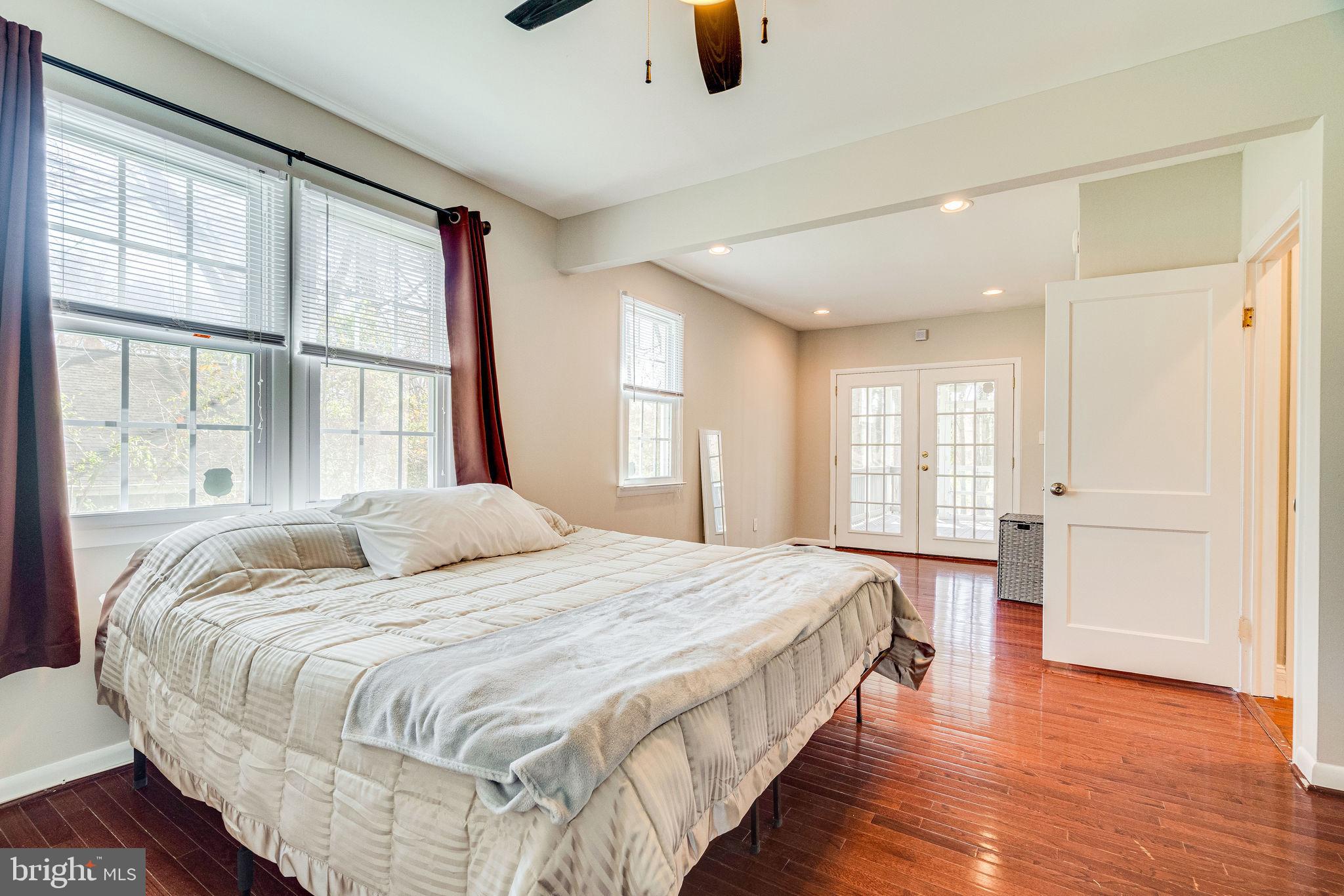 3076 Holmes Run Road Falls Church, VA 22042 - Photo 17 of 36 Gallery Image 17