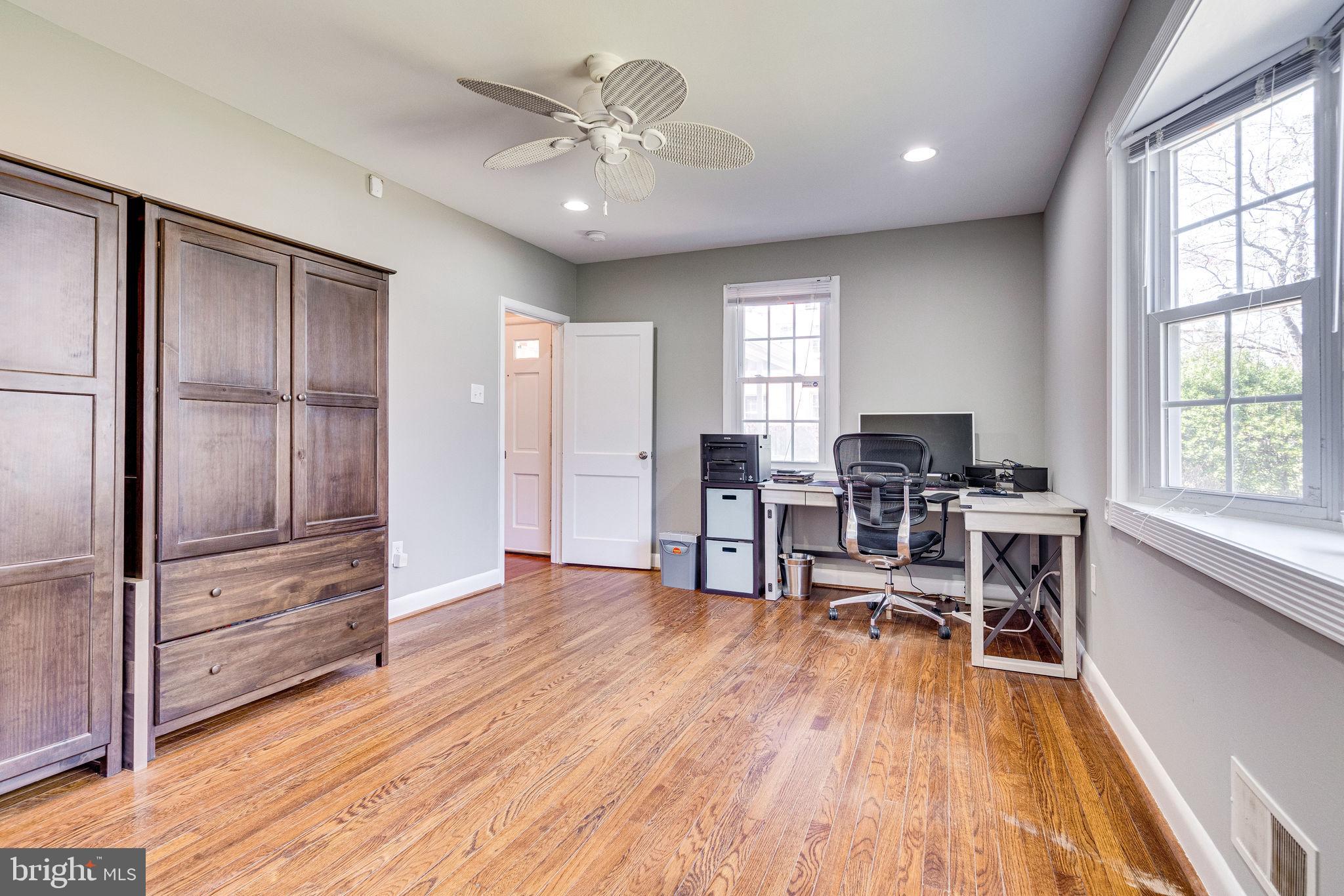 3076 Holmes Run Road Falls Church, VA 22042 - Photo 21 of 36 Gallery Image 21