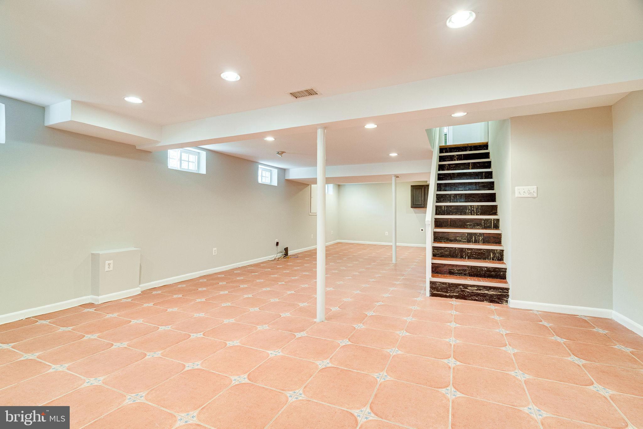 3076 Holmes Run Road Falls Church, VA 22042 - Photo 25 of 36 Gallery Image 25