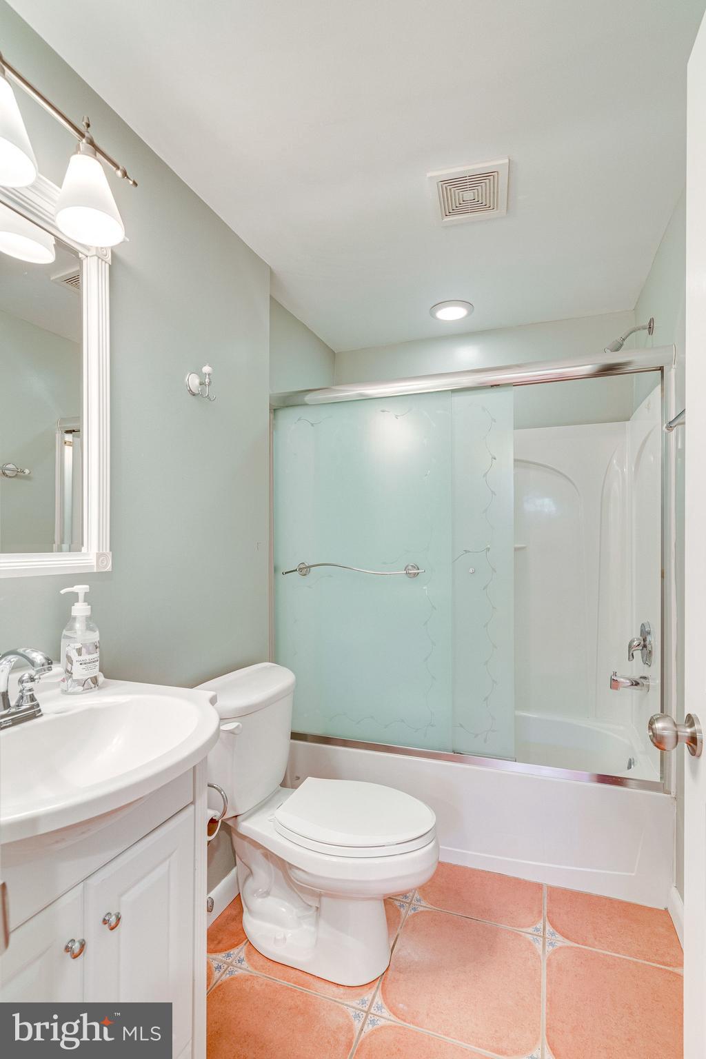 3076 Holmes Run Road Falls Church, VA 22042 - Photo 29 of 36 Gallery Image 29