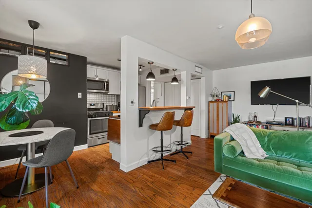 4000 West Rivers Edge Circle, Unit 11, Brown Deer, WI 53209