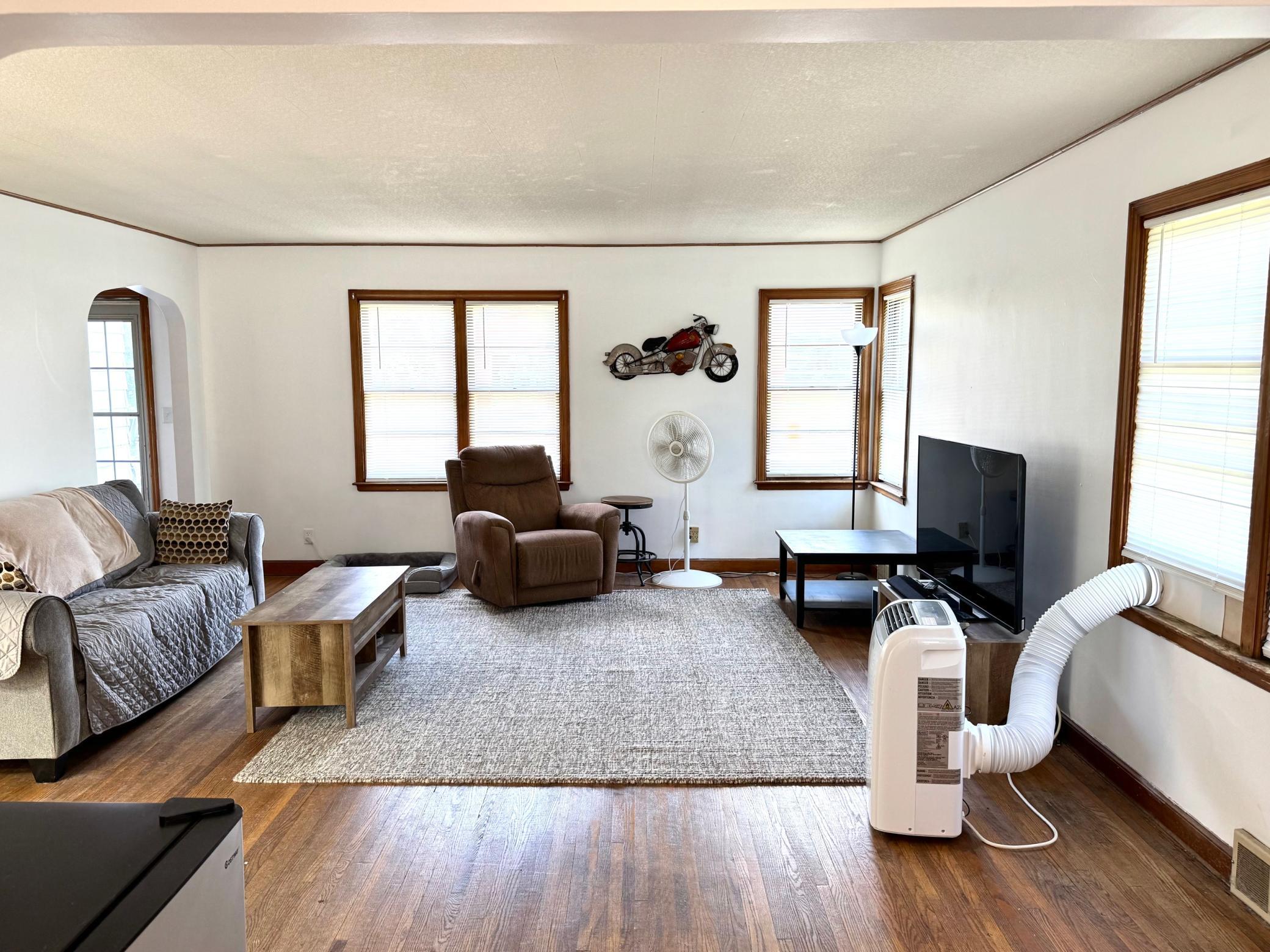 406 3rd Street Northeast Roseau, MN 56751 - Photo 4 of 11