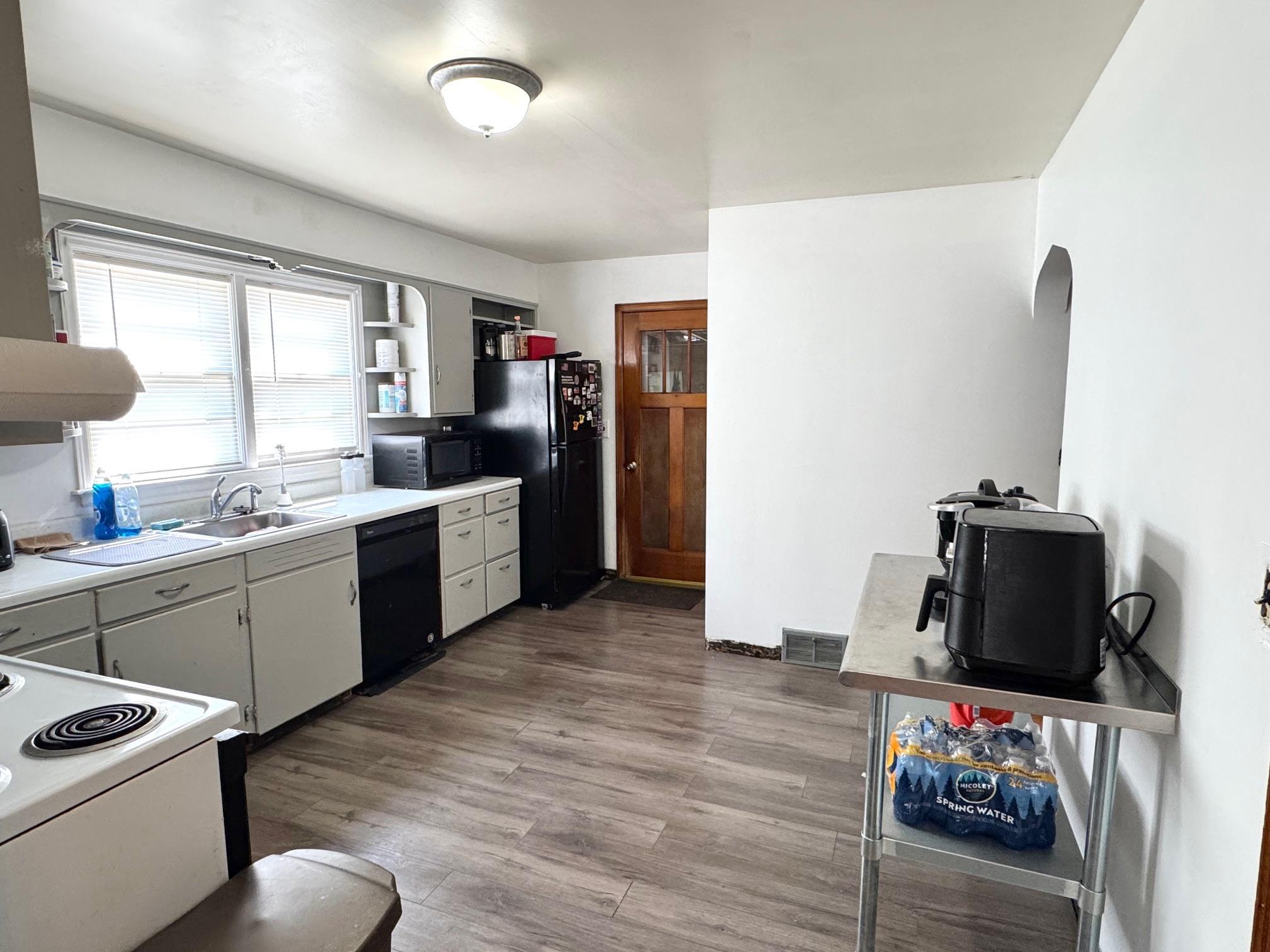 406 3rd Street Northeast Roseau, MN 56751 - Photo 6 of 11