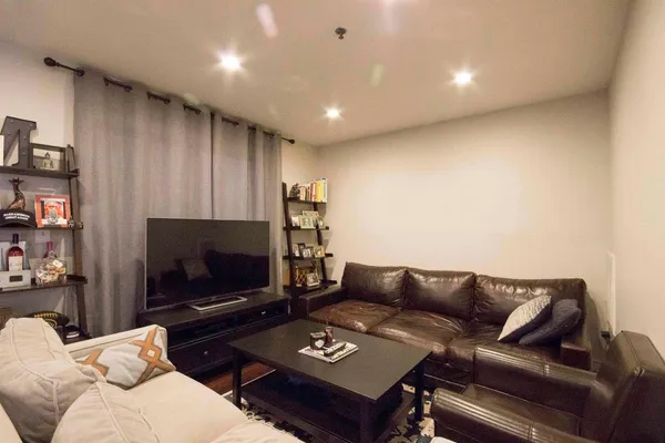 $3,000 | 409 Adams Street, Unit 2, Hoboken, NJ 07030