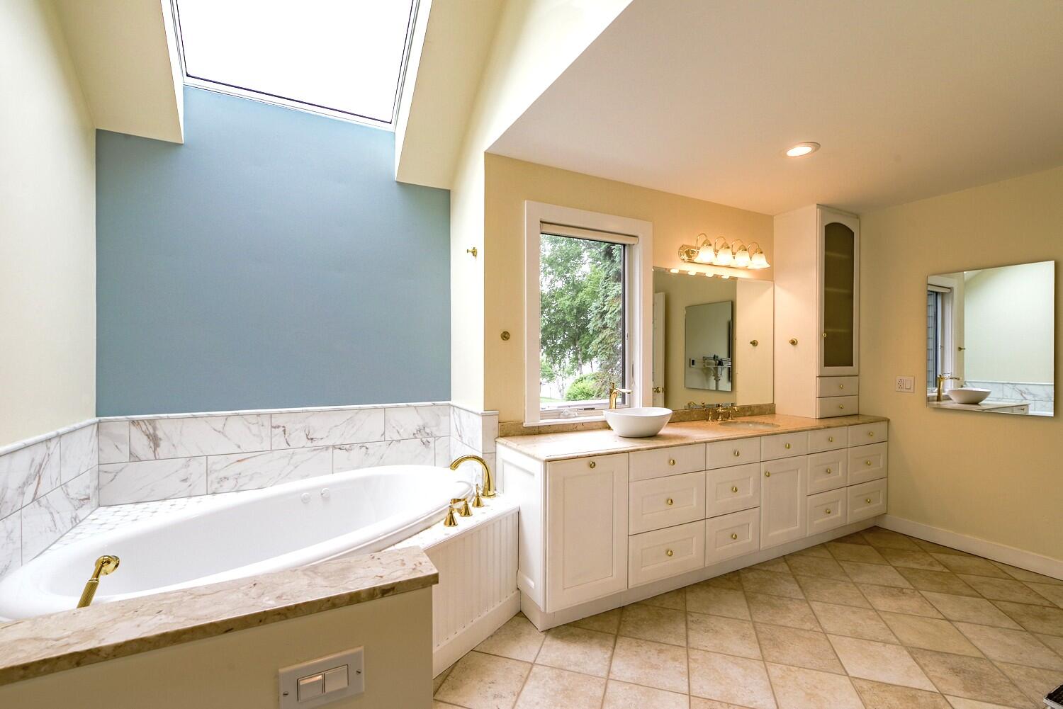 49 Jameson Point Road, Unit 22 Rockland, ME 04841 - Photo 27 of 37 49 Jameson 35