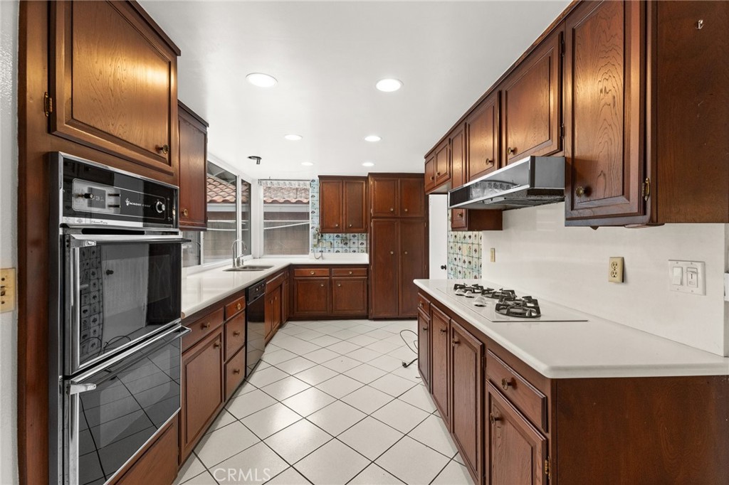 5407 Oxford Drive Cypress, CA 90630 - Photo 10 of 31