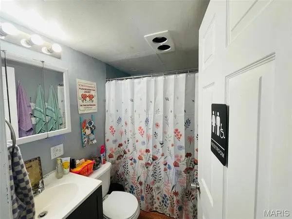 $310,000 | 404 East Massachusetts Street, Steeleville, IL 62288