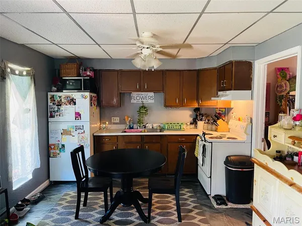$310,000 | 404 East Massachusetts Street, Steeleville, IL 62288
