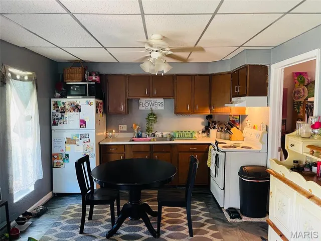 $310,000 | 404 East Massachusetts Street, Steeleville, IL 62288