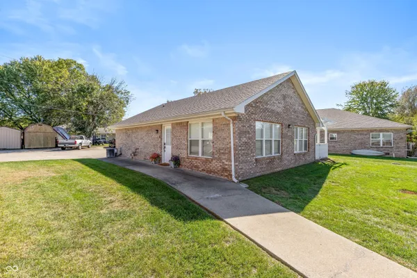 $219,900 | 5584 North Sandy Creek Drive, Unit 8, Seymour, IN 47274