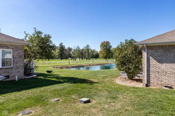 $219,900 | 5584 North Sandy Creek Drive, Unit 8, Seymour, IN 47274