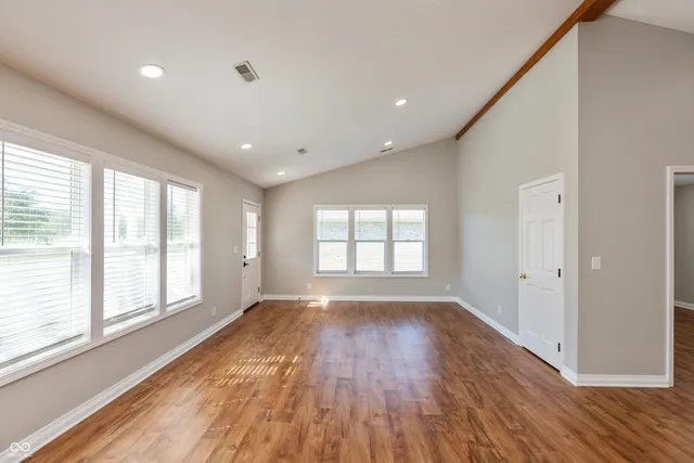 $224,900 | 5584 North Sandy Creek Drive, Unit 8, Seymour, IN 47274