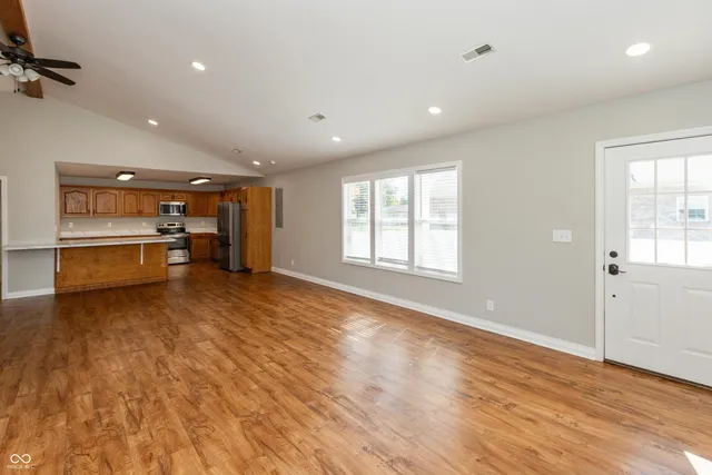 $224,900 | 5584 North Sandy Creek Drive, Unit 8, Seymour, IN 47274