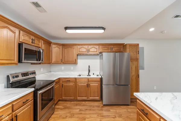 $219,900 | 5584 North Sandy Creek Drive, Unit 8, Seymour, IN 47274