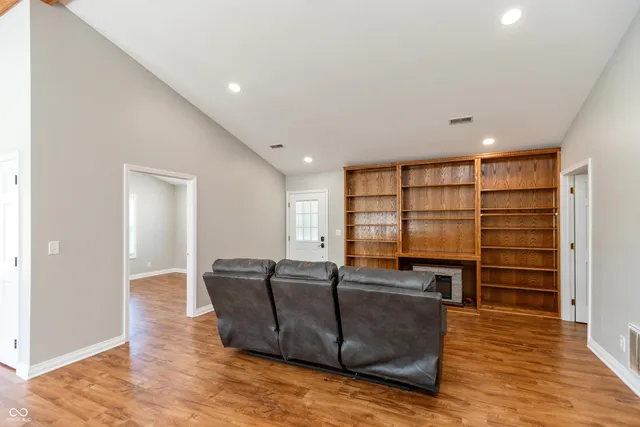 $224,900 | 5584 North Sandy Creek Drive, Unit 8, Seymour, IN 47274