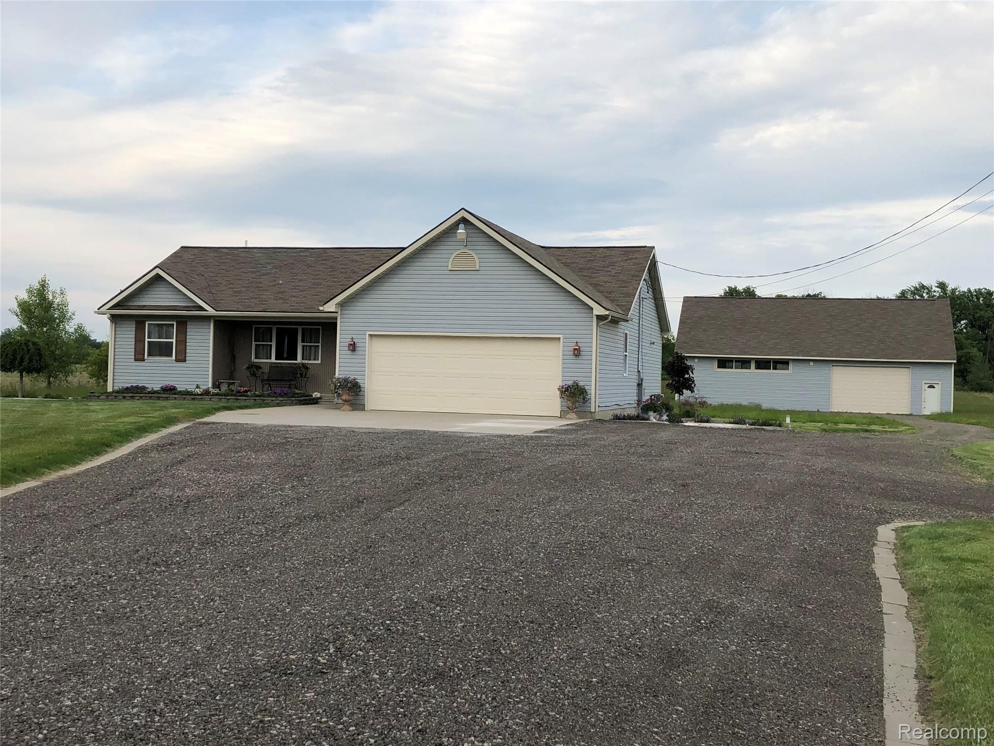 5312 North Webster Road Flint, MI 48504 - Photo 6 of 66 anE%TqCyQveJkw+n+7qjcw.jpg
