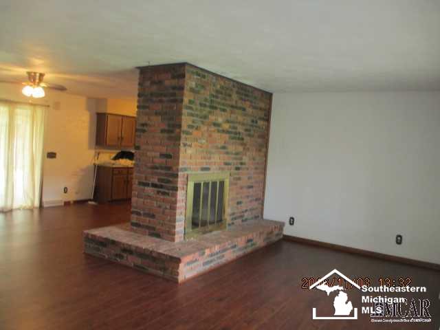 11269 Grafton Road Carleton, MI 48117 - Photo 5 of 19
