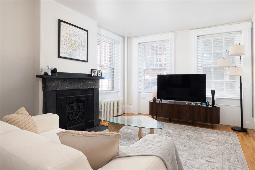2 Derne Street Boston, MA 02114 - Photo 13 of 26