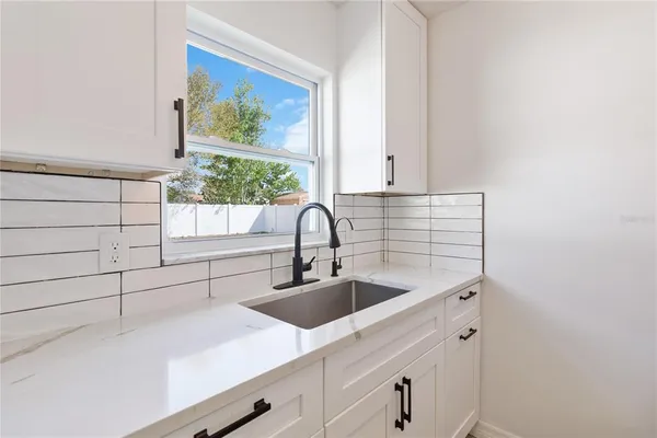 $2,450 | 5465 Lescot Lane, Orlando, FL 32811